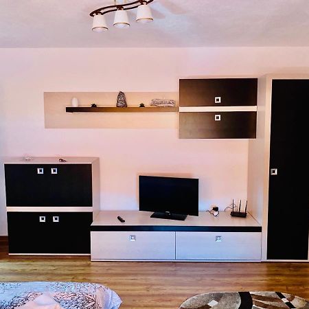 Appartement Apartament Sunshine à Orşova Extérieur photo